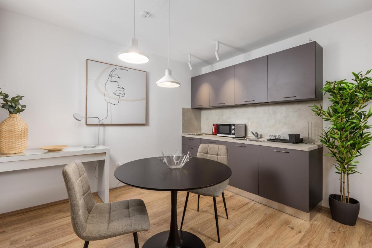Main Street Apartments 2 Rijeka Eksteriør bilde